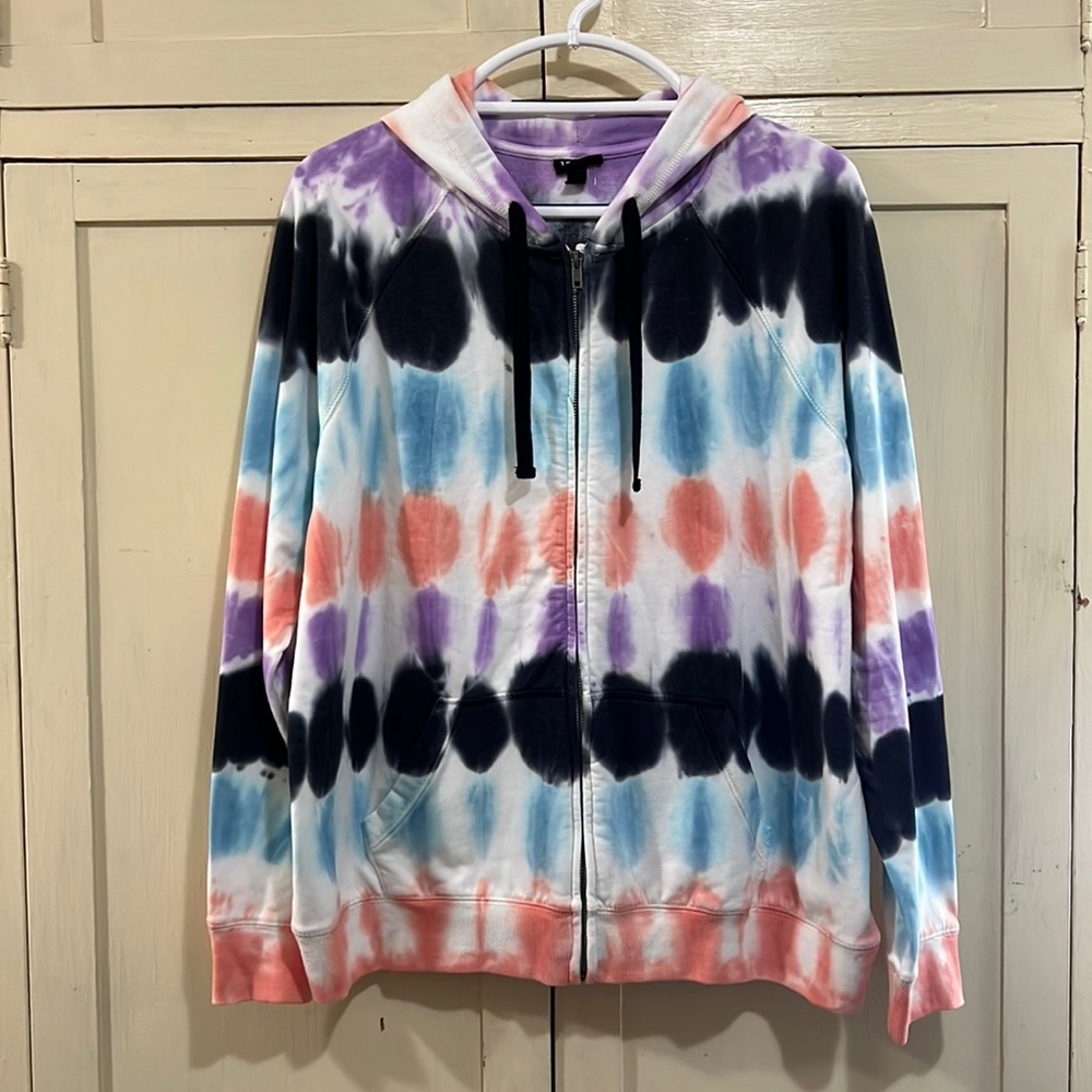 Hooded sweatshirt zip up by Torrid 😊